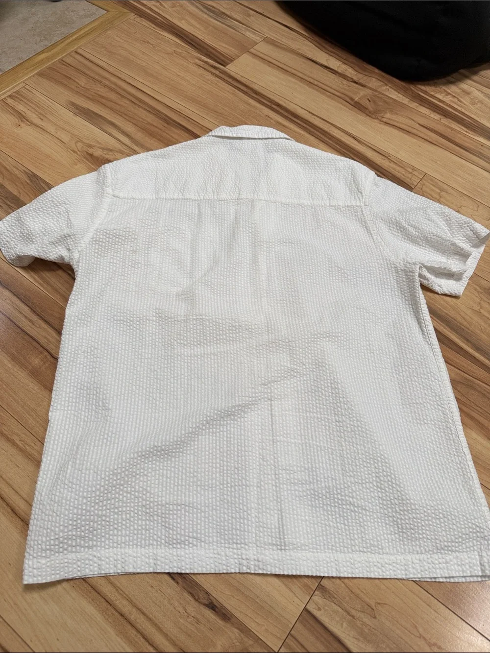 Men’s White Seersucker Short-Sleeve Shirt - Picture 4 of 6